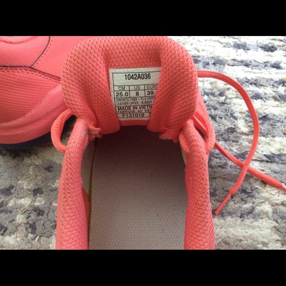 Asics Size 8 In Like New Condition - image 4